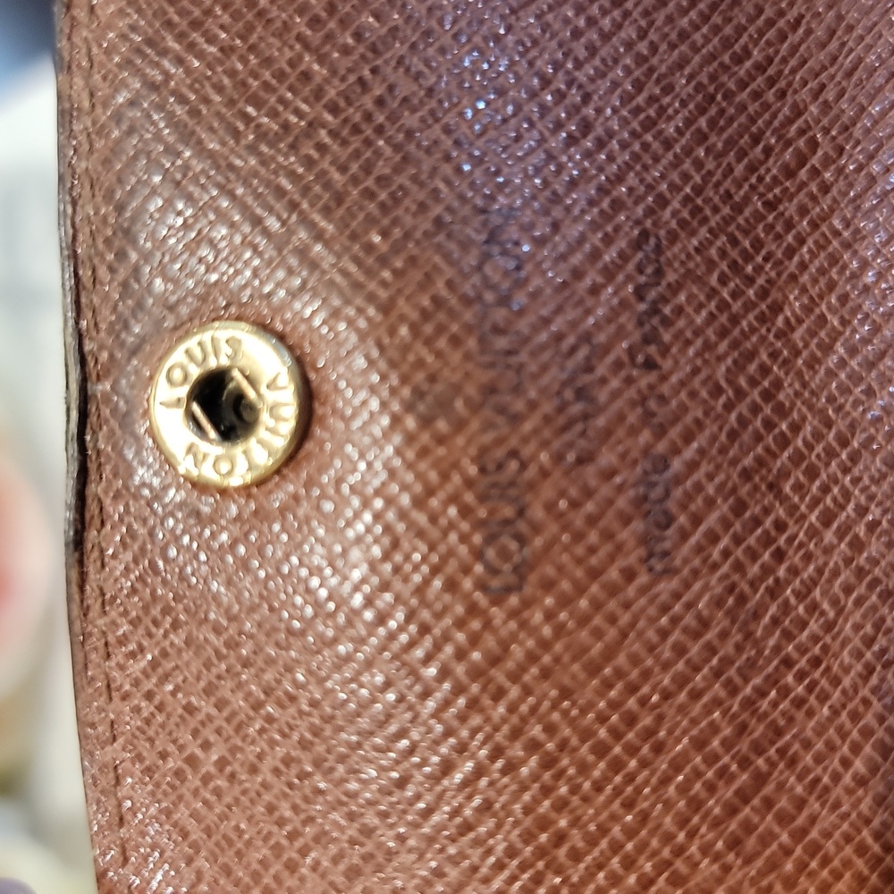 Authentic Louis Vuitton card wallet - Picture 6 of 9
